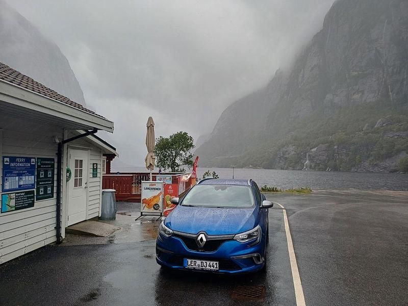 Gebraucht Renault Mégane III GT 205 PS (150 kW) 2016 Blau Limousine