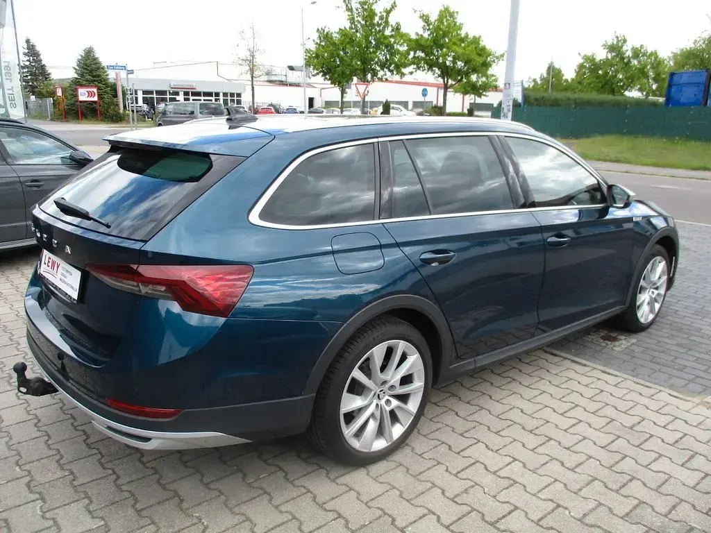 Gebraucht Skoda Octavia Scout 4x4 200 PS (147 kW) 2023 Blau Kombi