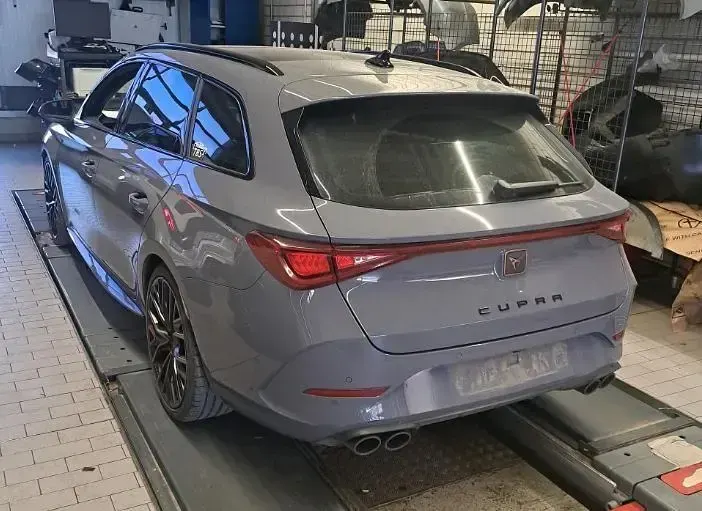 Gebraucht Cupra Leon VZ 310 PS (228 kW) 2023 Grau Limousine