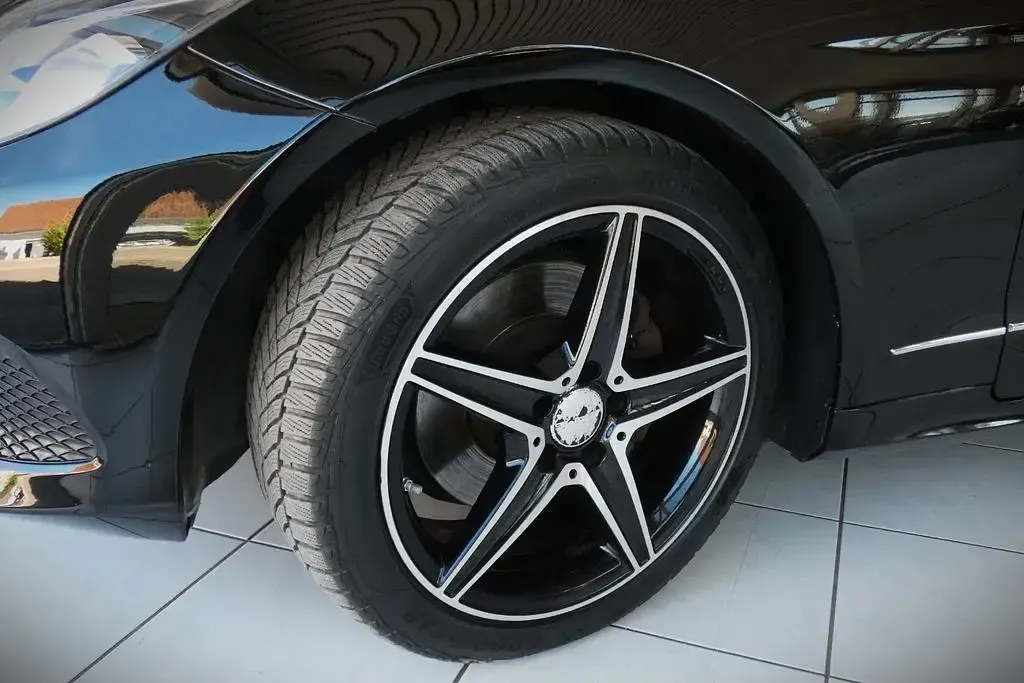 Second-hand Mercedes E250 204 CP (150 kW) 2014 Negru Cabrio