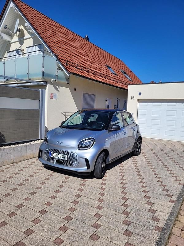 Silber Gebraucht 2021 Smart ForFour Electric Drive Kleinwagen | 12.950 € (Teuer) - Bild 1/4