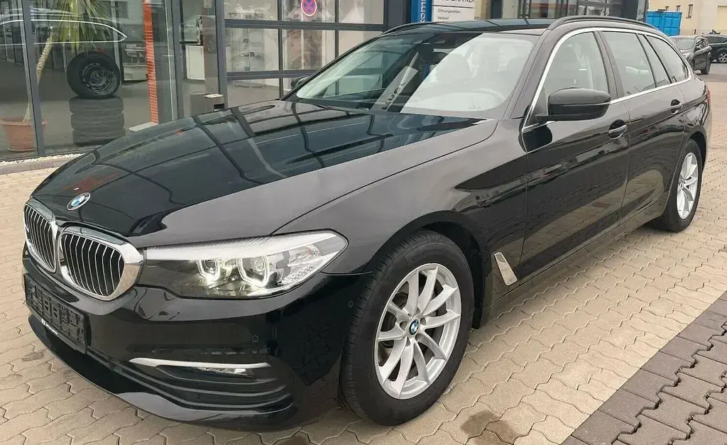 Gebraucht BMW 520 Performance 190 PS (139 kW) 2018 Schwarz Kombi
