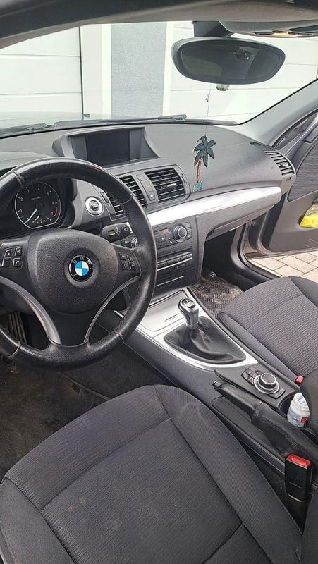 Gebraucht BMW 116 122 PS (89 kW) 2010 Silber Kleinwagen