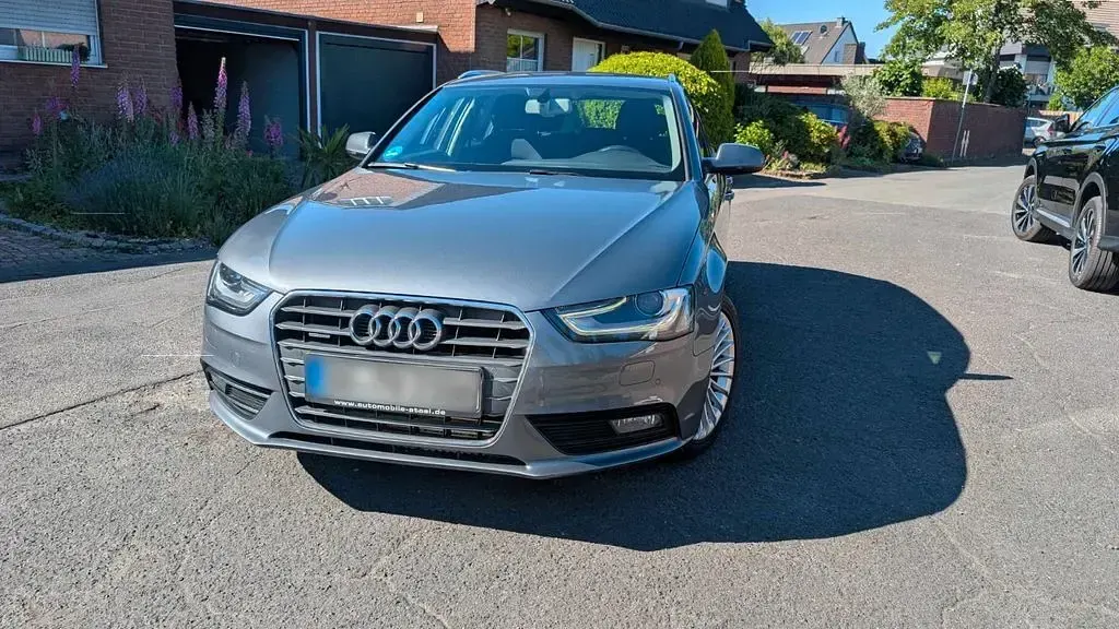 Gebraucht Audi A4 Attraction 170 PS (125 kW) 2014 Grau Kombi
