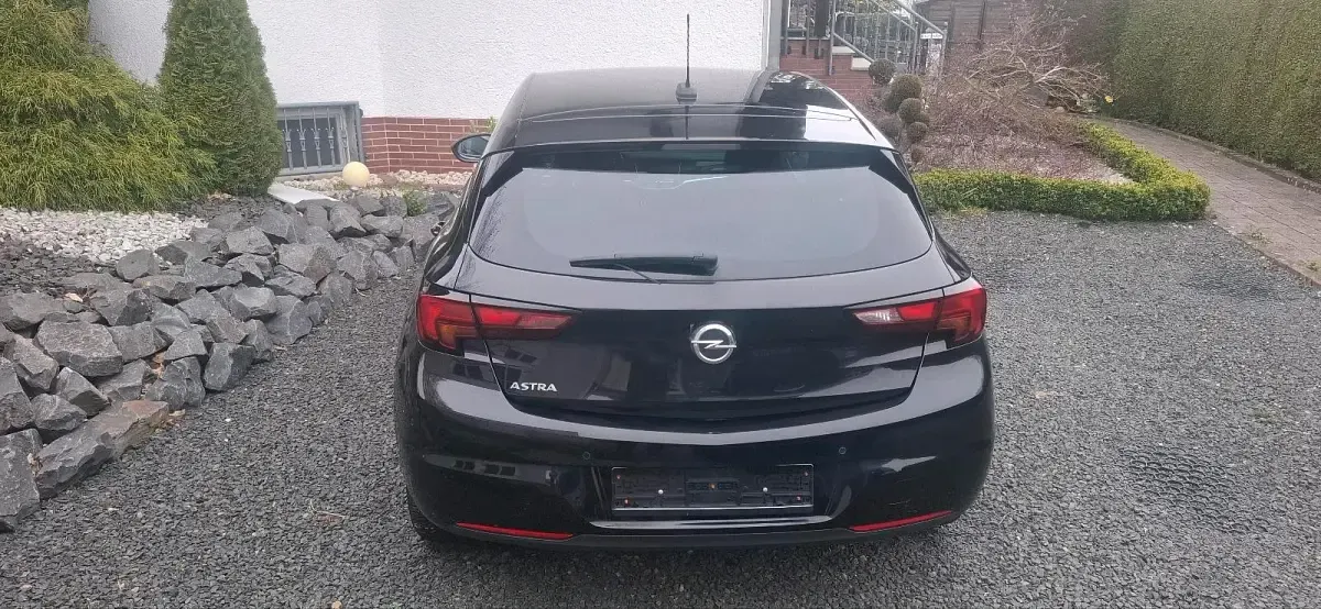 Gebraucht Opel Astra 131 PS (96 kW) 2022 Schwarz Kleinwagen