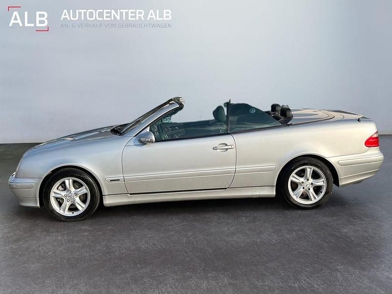 Gebraucht Mercedes CLK200 163 PS (119 kW) 2002 Silber Cabrio