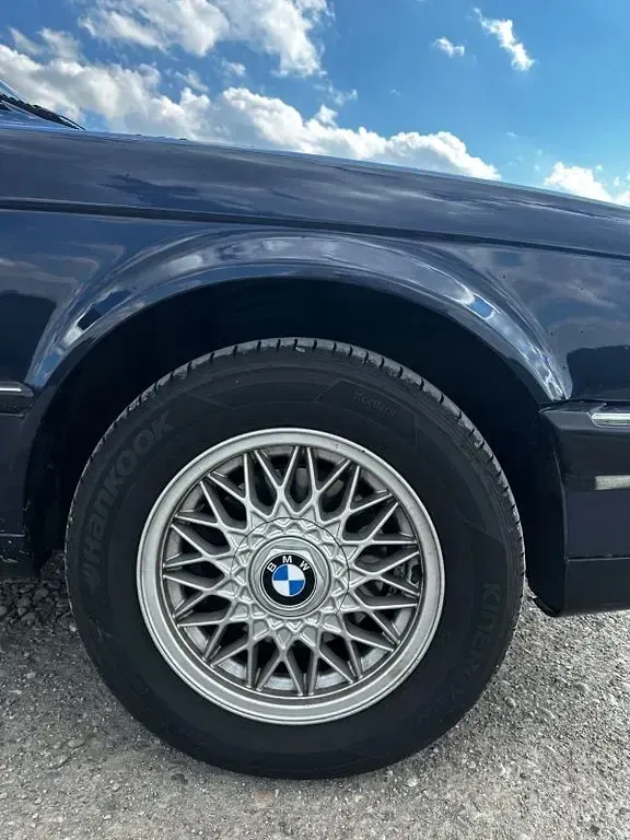 Gebraucht BMW 325 122 PS (89 kW) 1986 Blau Limousine