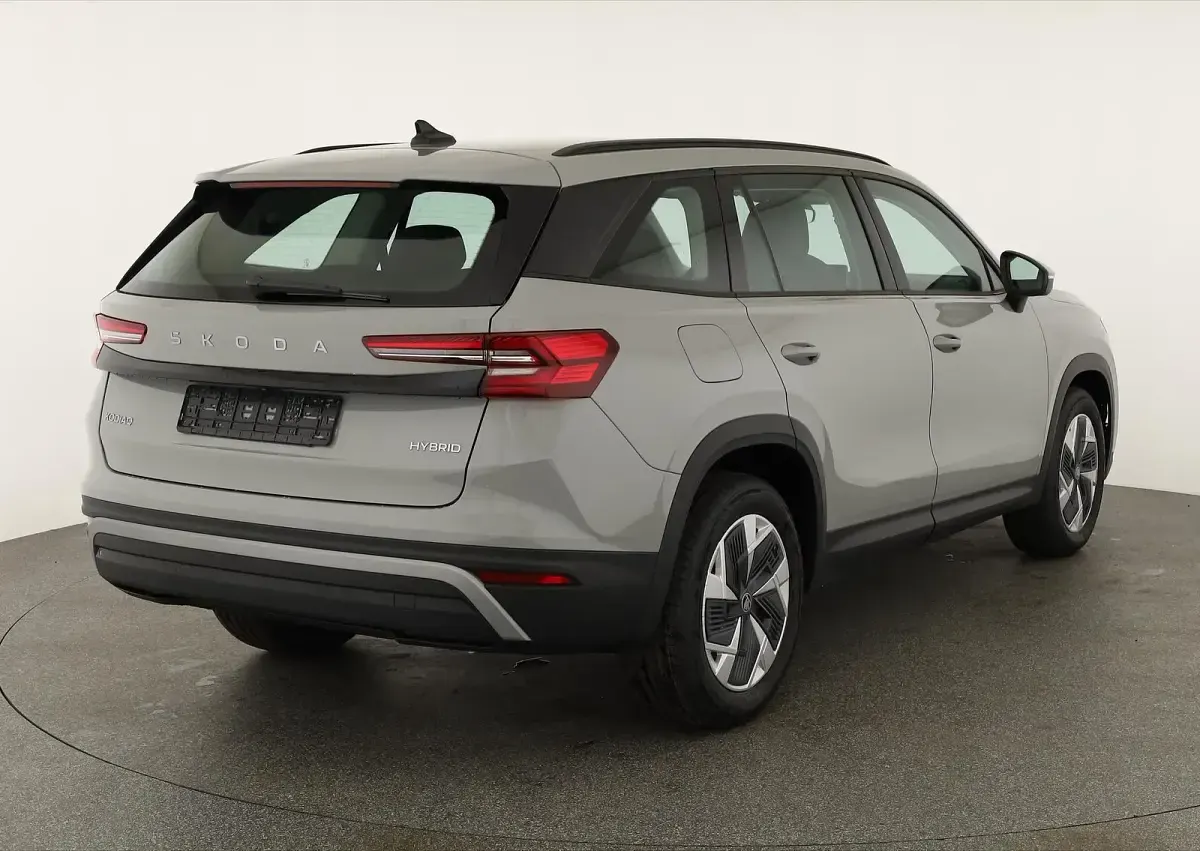 Neu Skoda Kodiaq Selection 150 PS (110 kW) 2026 Stahl grau SUV