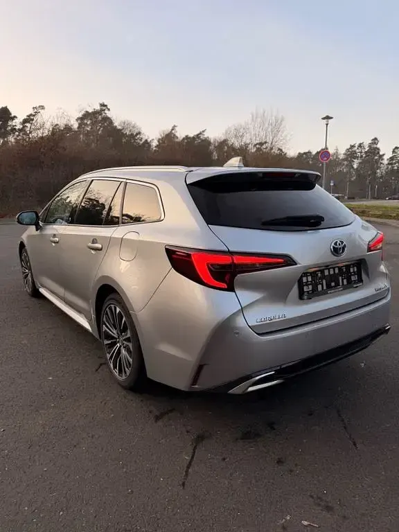Gebraucht Toyota Corolla Team 196 PS (144 kW) 2023 Silber Limousine