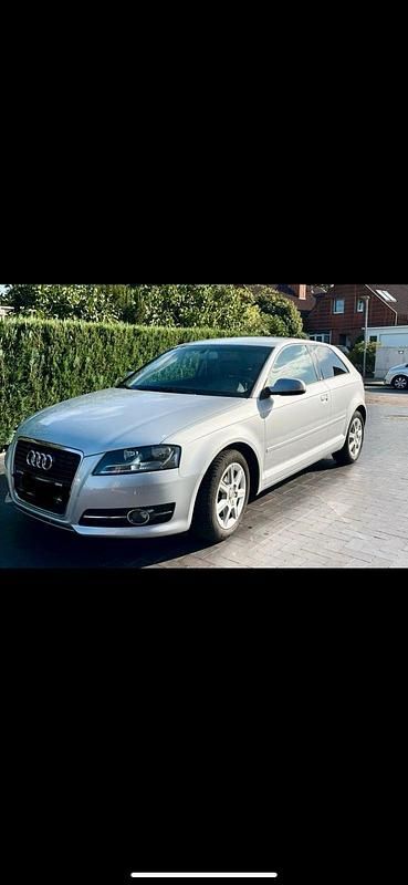 Silber Gebraucht 2012 Audi A3 Kleinwagen | 8.999 € (Superpreis) - Bild 1/4
