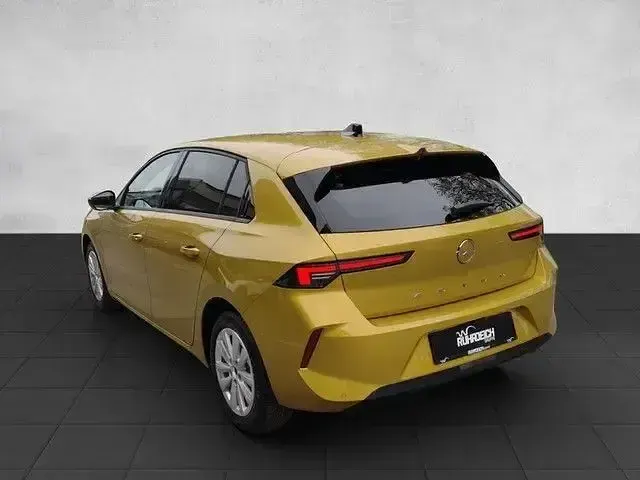 Gebraucht Opel Astra Enjoy 110 PS (80 kW) 2024 Gelb Kleinwagen