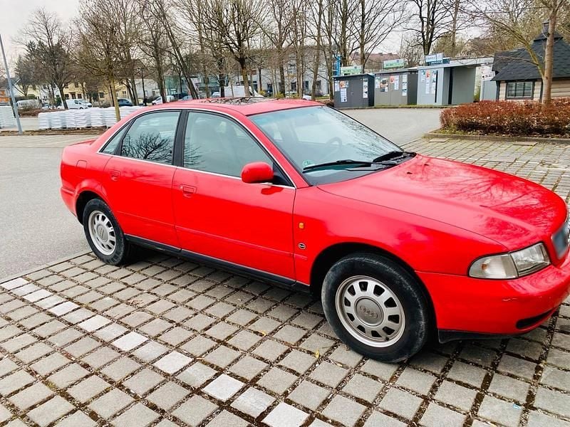 Gebraucht Audi A4 150 PS (110 kW) 1997 Rot Limousine