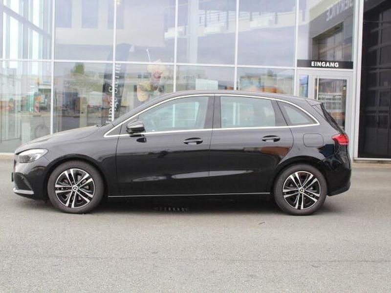 Gebraucht Mercedes B180 Progressive 150 PS (110 kW) 2024 Schwarz Van / Kleinbus