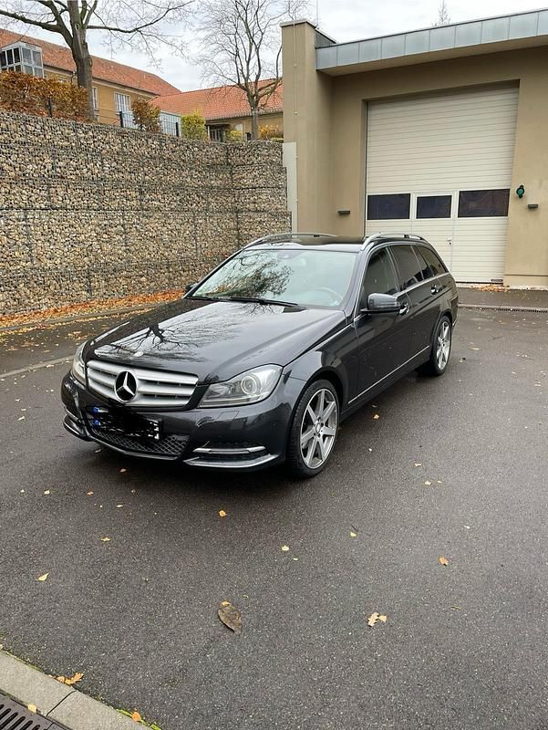 Schwarz Gebraucht 2013 Mercedes C220 Kombi | 8.499 € (Fairer Preis) - Bild 1/4