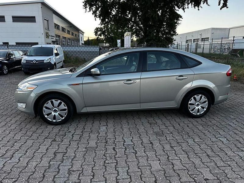 Gebraucht Ford Mondeo 110 PS (80 kW) 2009 Beige Limousine