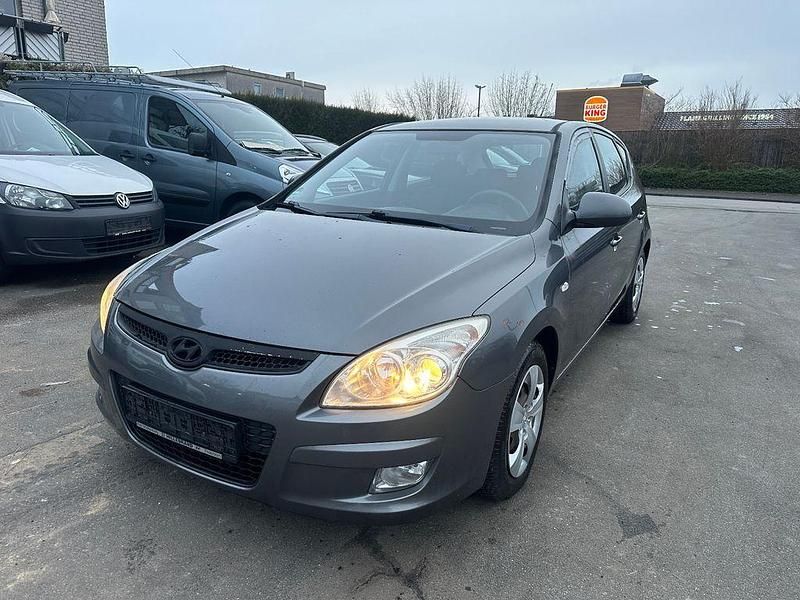 Gebraucht Hyundai i30 Comfort 116 PS (85 kW) 2008 Grau Limousine