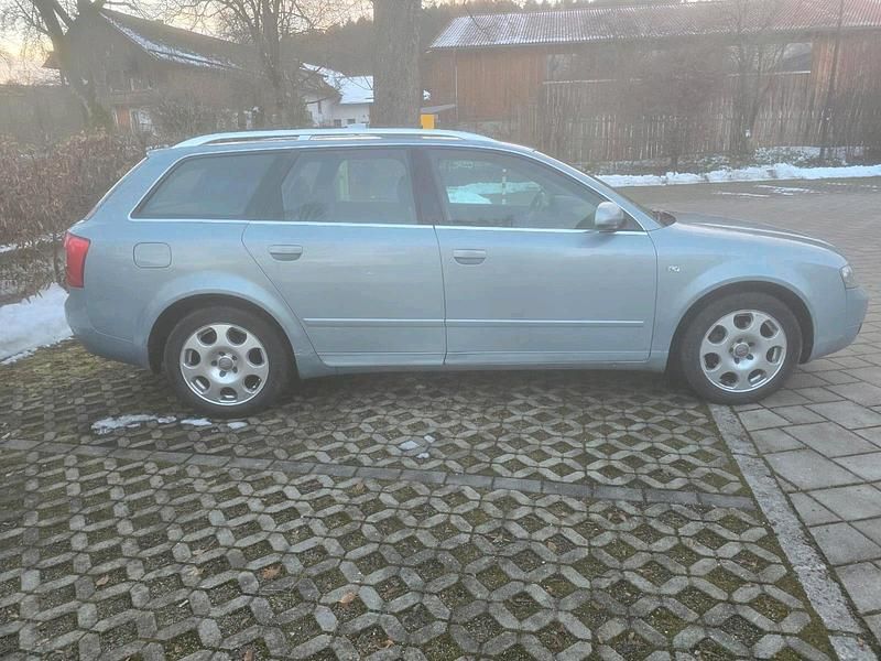 Gebraucht Audi A4 130 PS (95 kW) 2004 Blau Limousine
