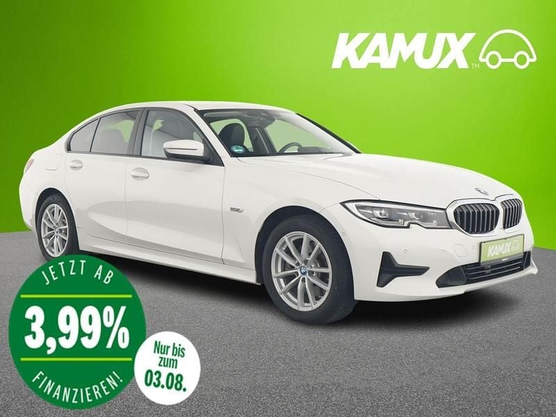 Weiss Gebraucht 2022 BMW 320e Advantage Limousine | 29.850 € (Etwas zu teuer) - Bild 1/3