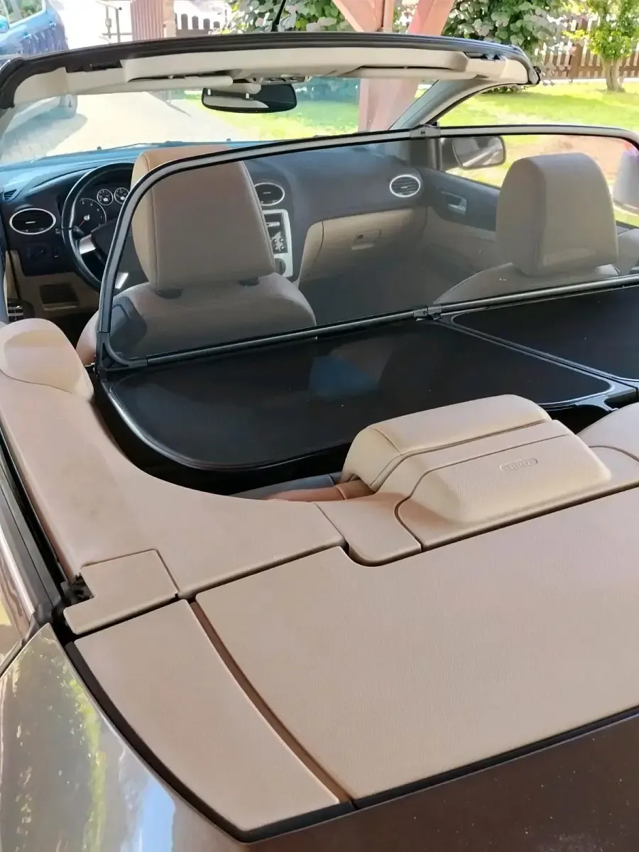 Gebraucht Ford Focus Cabriolet 145 PS (106 kW) 2007 Gold Cabrio