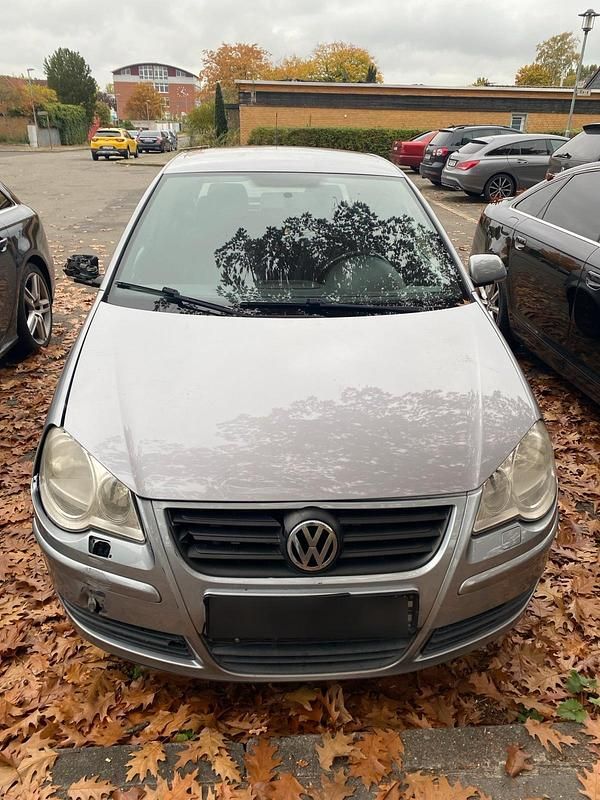 Grau Gebraucht 2008 VW Polo Kleinwagen | 690 € (Superpreis) - Bild 1/4