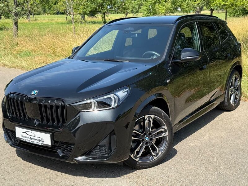 Saphirschwarz Gebraucht 2023 BMW X1 M Sport SUV | 46.900 € (Fairer Preis) - Bild 1/4
