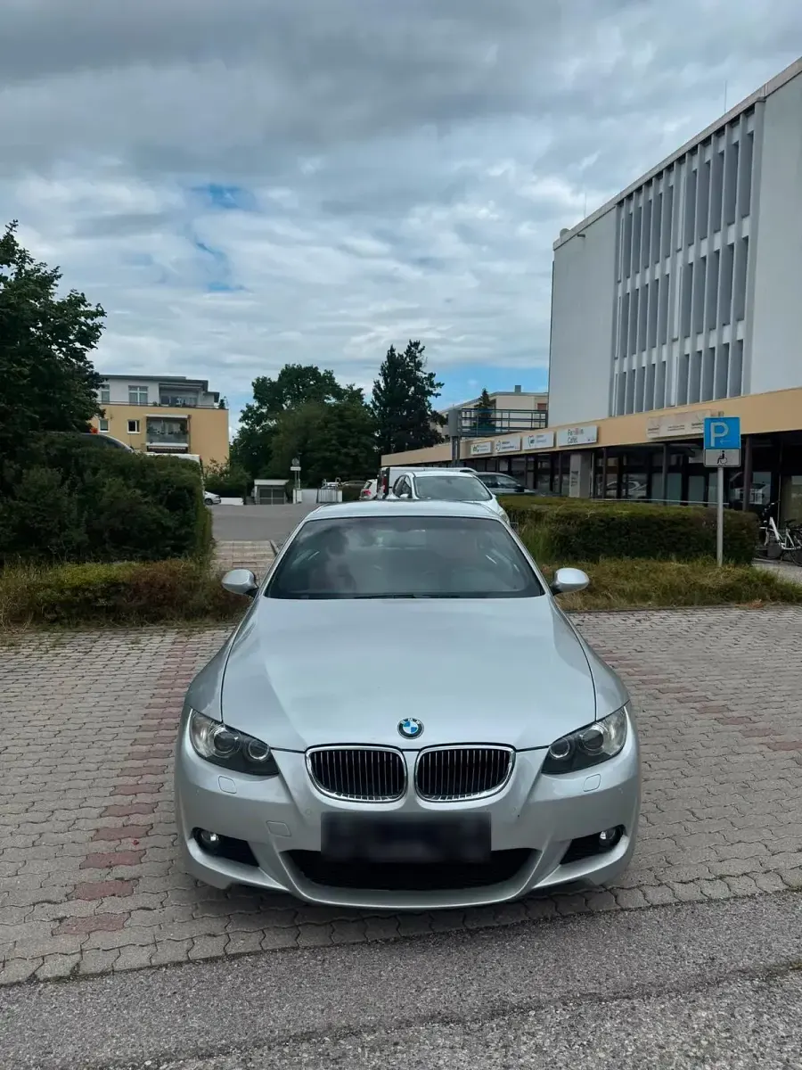 Gebraucht BMW 330 Cabriolet 272 PS (200 kW) 2008 Silber Cabrio