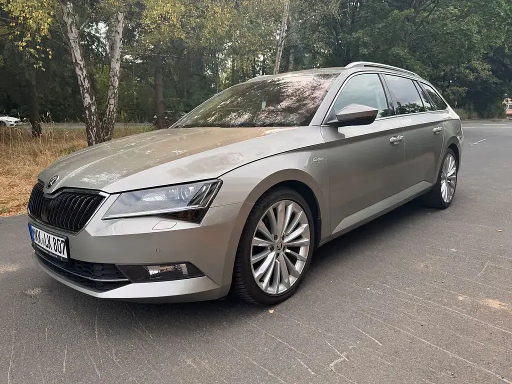 Gebraucht Skoda Superb LAURIN & KLEMENT 190 PS (139 kW) 2017 Beige Kombi
