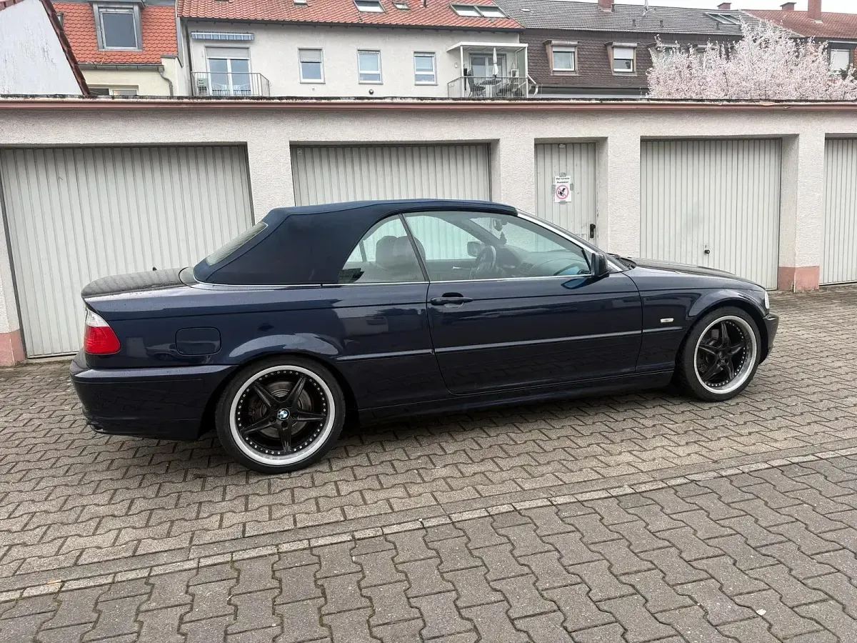 Gebraucht BMW 320 Cabriolet 170 PS (125 kW) 2001 Blau Cabrio