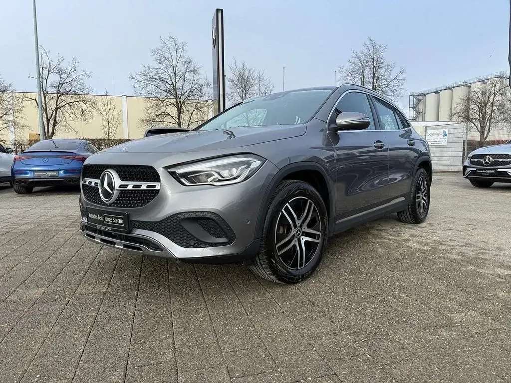 Second-hand Mercedes GLA200 Progressive 163 CP (119 kW) 2020 Gri SUV