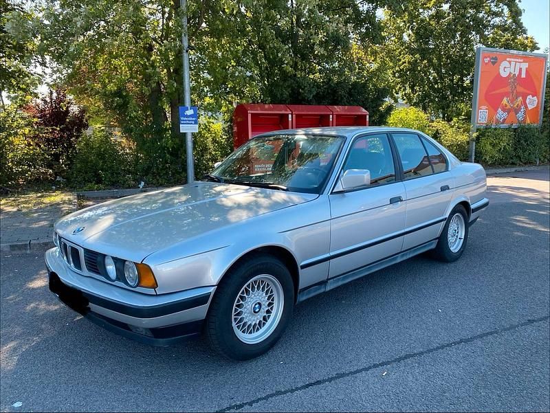 Silber Gebraucht 1989 BMW 535 Limousine | 7.000 € - Bild 1/4