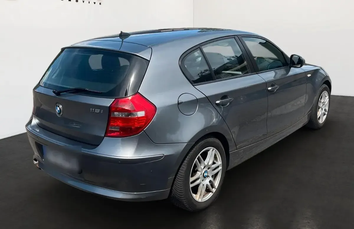 Gebraucht BMW 118 122 PS (89 kW) 2010 Grau Kleinwagen