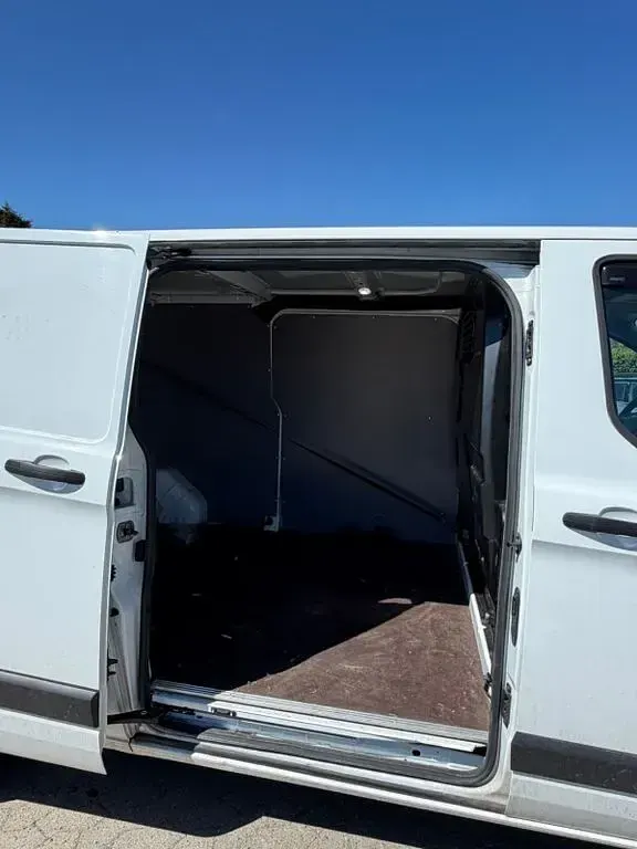 Gebraucht Ford Transit Custom 131 PS (96 kW) 2022 Weiß Van / Kleinbus