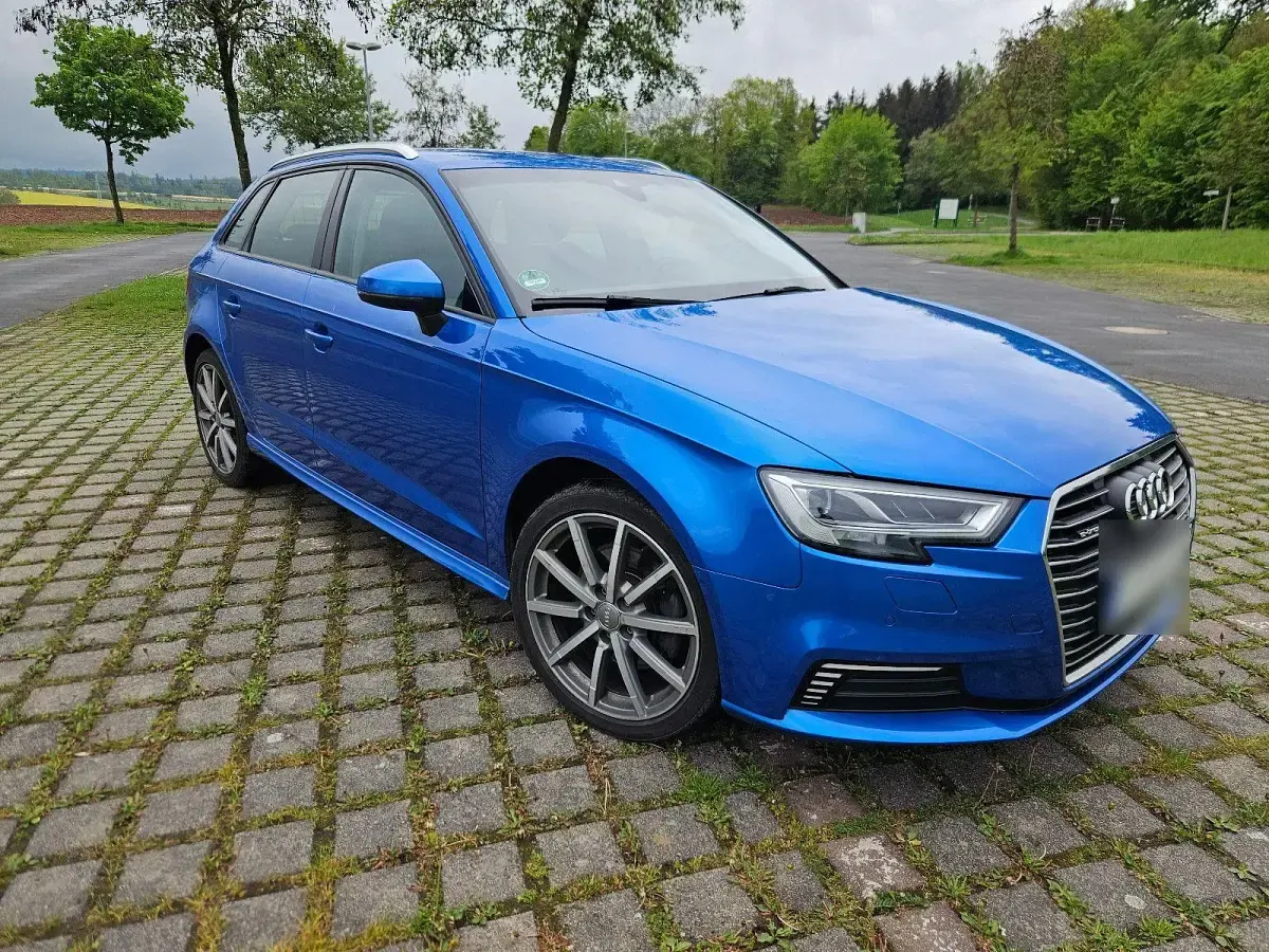 Gebraucht Audi e-tron Ambiente 204 PS (150 kW) 2020 Blau SUV