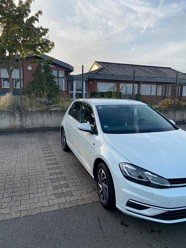 Gebraucht VW Golf VII Edition 150 PS (110 kW) 2018 Weiß Limousine