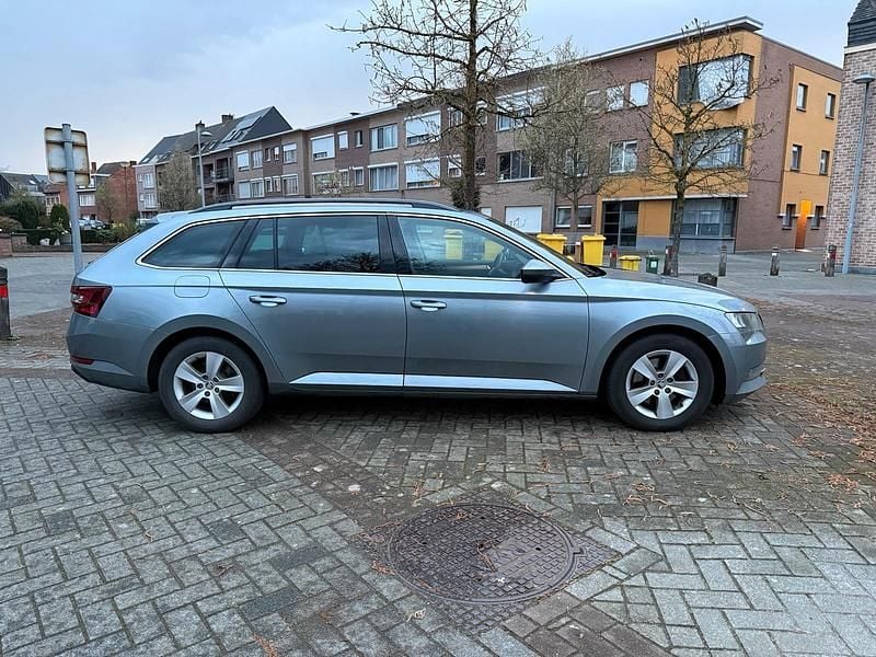 Gebraucht Skoda Superb 2018 Grau Kombi