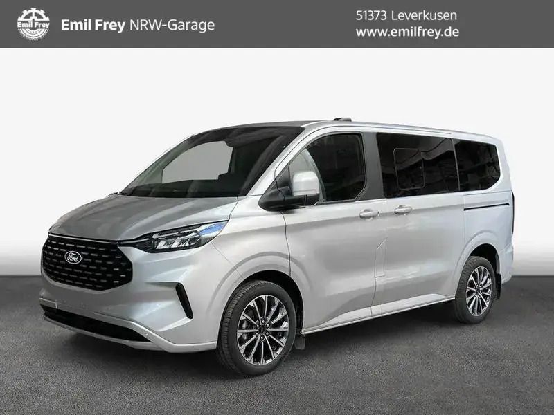 Silber Neu 2025 Ford Tourneo Titanium Kombi | 66.771 € (Teuer) - Bild 1/3