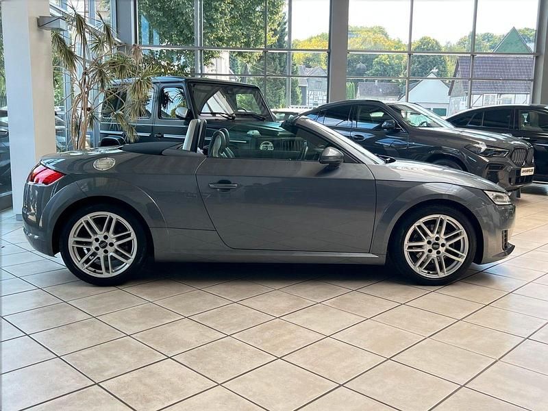 Gebraucht Audi TT Roadster Advanced 230 PS (169 kW) 2018 Schwarz metallic Cabrio