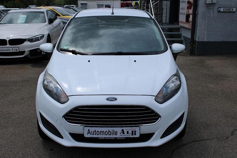 Gebraucht Ford Fiesta SYNC Edition 80 PS (58 kW) 2013 Weiß Kleinwagen