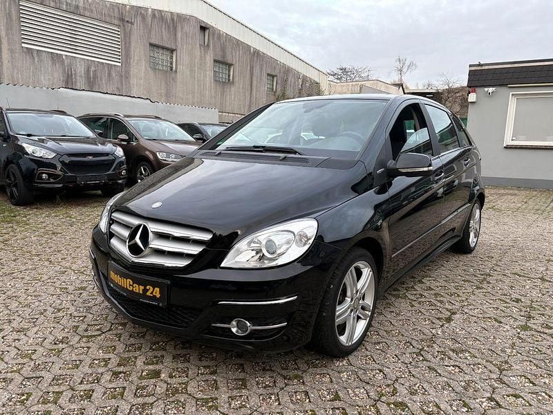 Schwarz Gebraucht 2010 Mercedes B180 Sport Van / Kleinbus | 4.450 € (Fairer Preis) - Bild 1/4