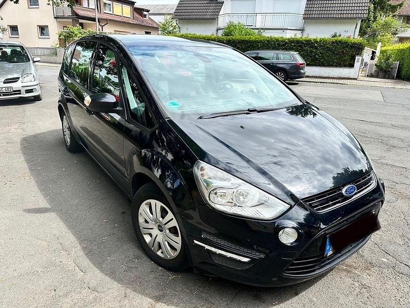Schwarz Gebraucht 2011 Ford S-MAX Van / Kleinbus | 3.500 € (Superpreis) - Bild 1/4