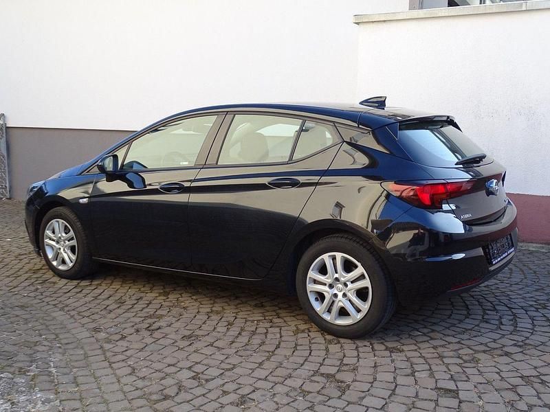Gebraucht Opel Astra 110 PS (80 kW) 2018 Schwarz Limousine