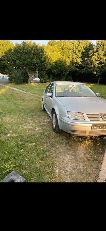 Second-hand VW Bora 105 CP (77 kW) 2000 Gri Berlinǎ