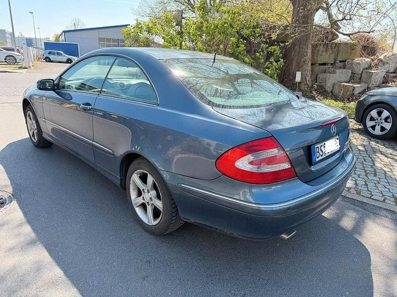 Gebraucht Mercedes CLK240 Elegance 170 PS (125 kW) 2004 Blau Coupé