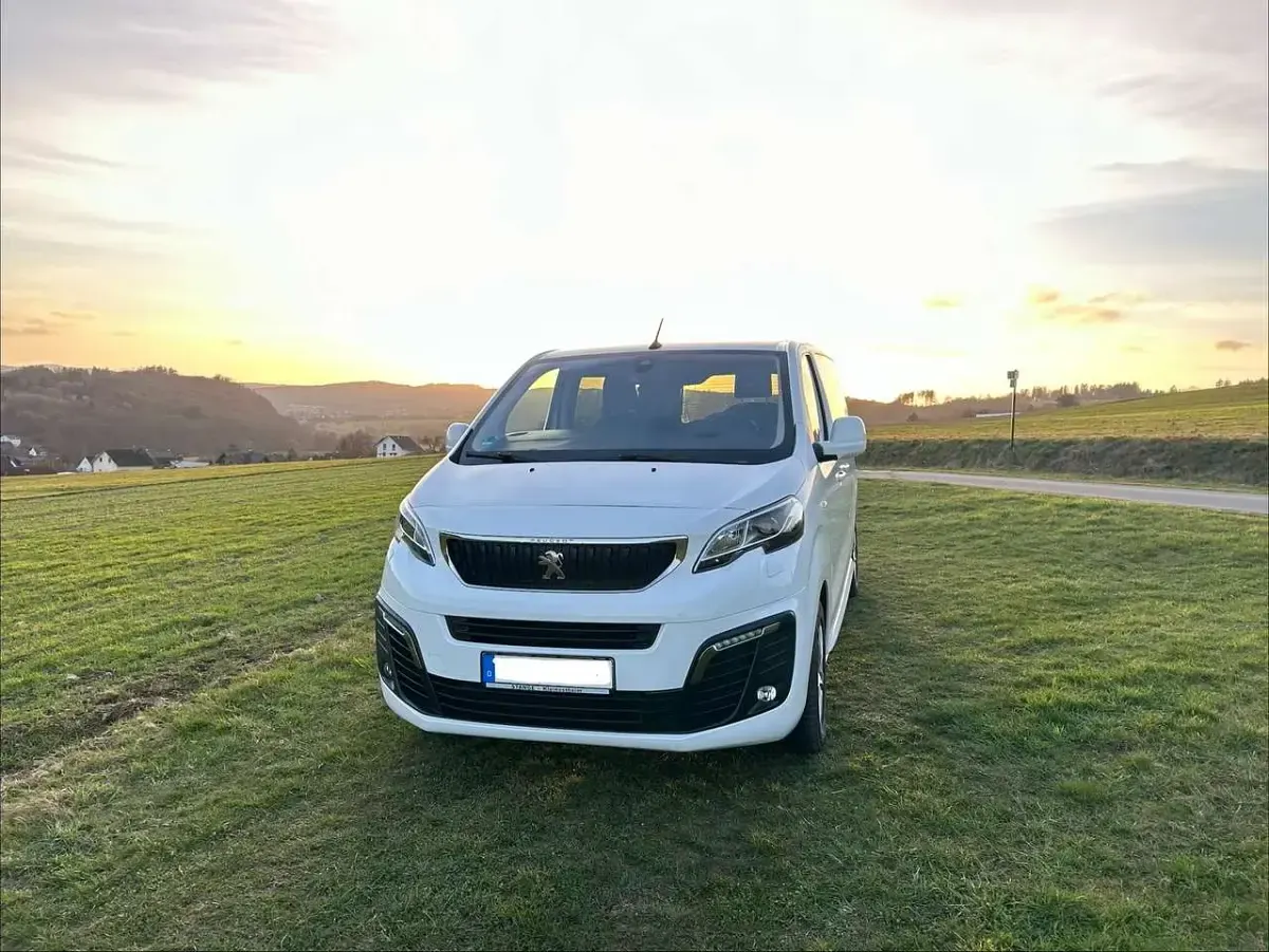 Gebraucht Peugeot Traveller Allure 150 PS (110 kW) 2019 Weiß Van / Kleinbus