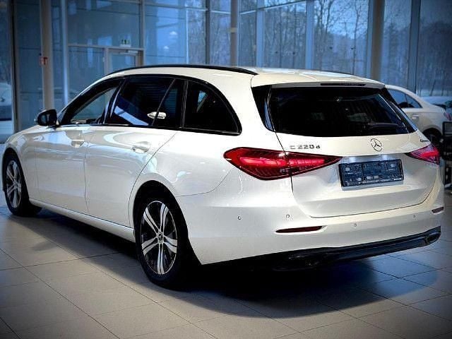 Gebraucht Mercedes C220 Avantgarde 200 PS (147 kW) 2022 Weiß Limousine