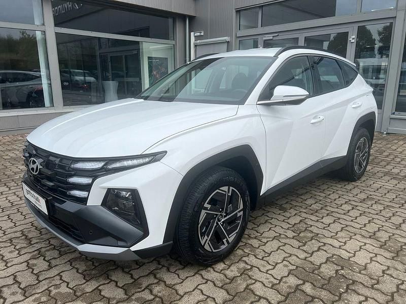 Neu Hyundai Tucson 150 PS (110 kW) 2025 Atlas white SUV