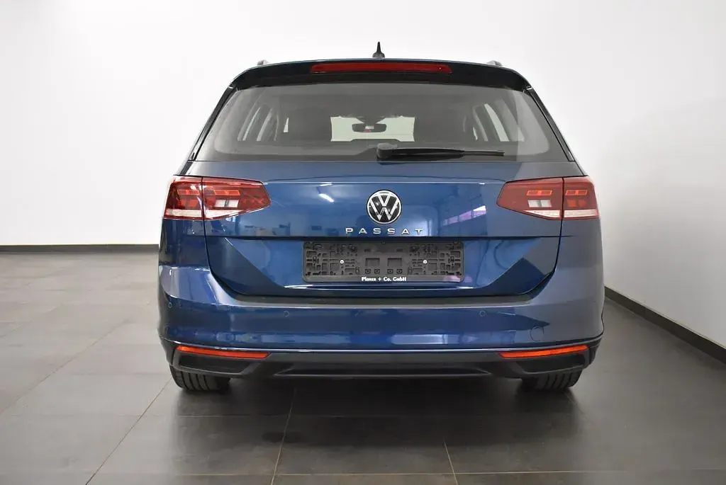 Gebraucht VW Passat Business 150 PS (110 kW) 2020 Blau Kombi
