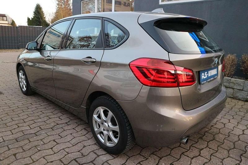 Gebraucht BMW 218 150 PS (110 kW) 2014 Platinsilber Van / Kleinbus