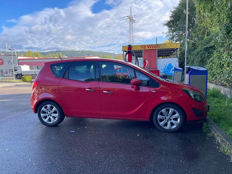 Gebraucht Opel Meriva Innovation 120 PS (88 kW) 2012 Rot Van / Kleinbus