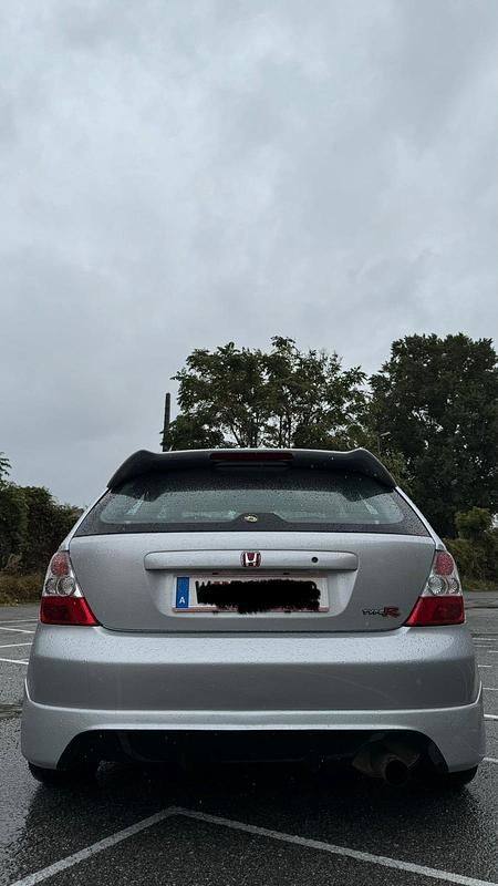 Second-hand Honda Civic 200 CP (147 kW) 2003 Argintiu Coupe